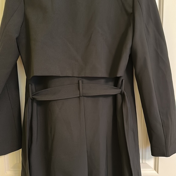 Gorgeous black trench style coat with tie waist - Picture 4 of 8